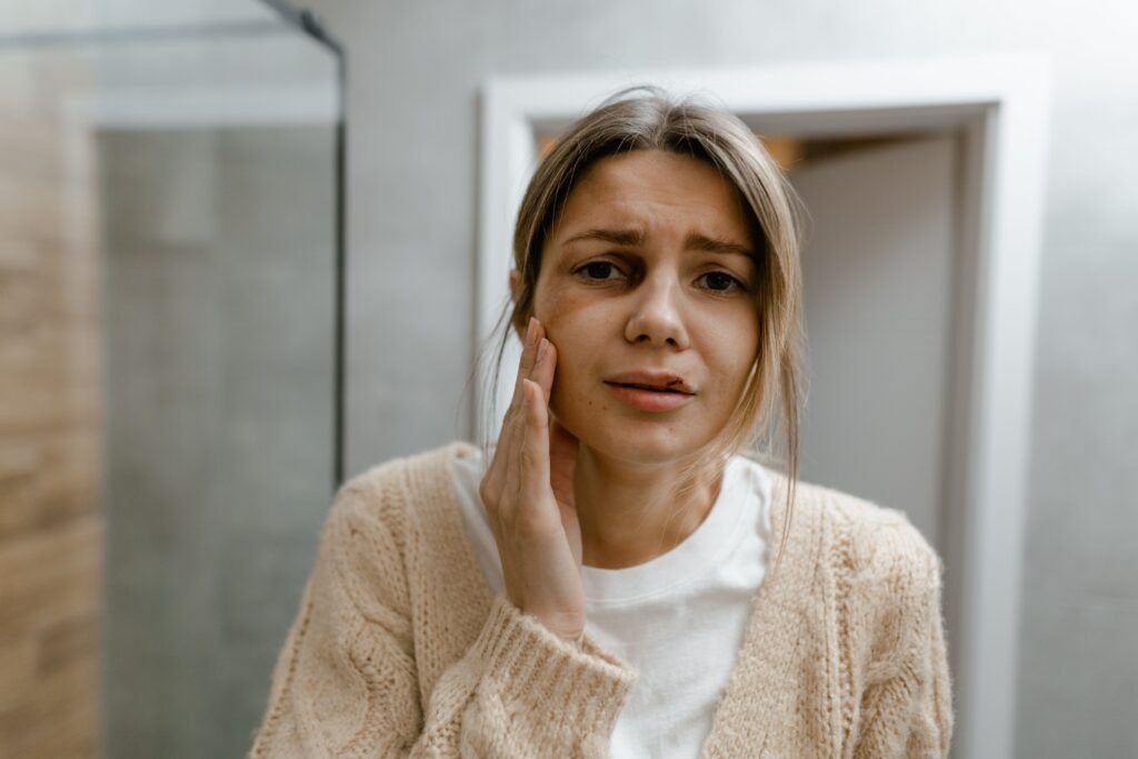 Severe Toothache? When to Visit an Emergency Dentist in Erode