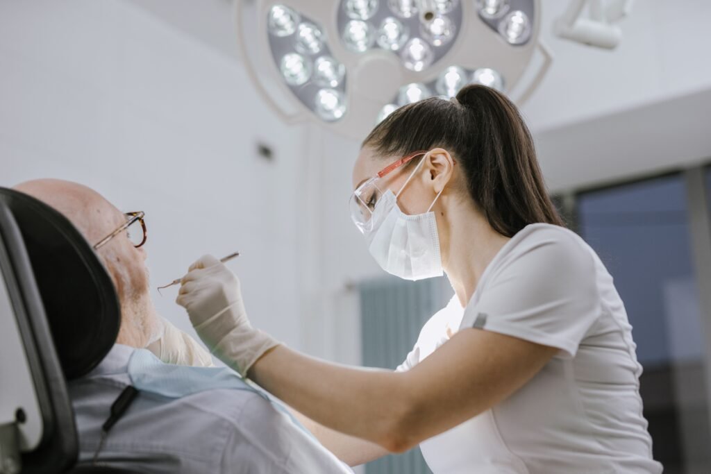 What to Look for When Choosing a Dentist in Erode